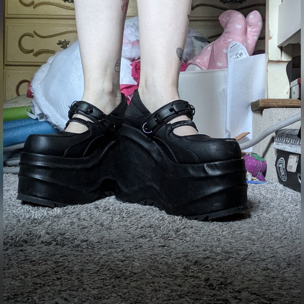 Demonia platform size 10 ankle shoe